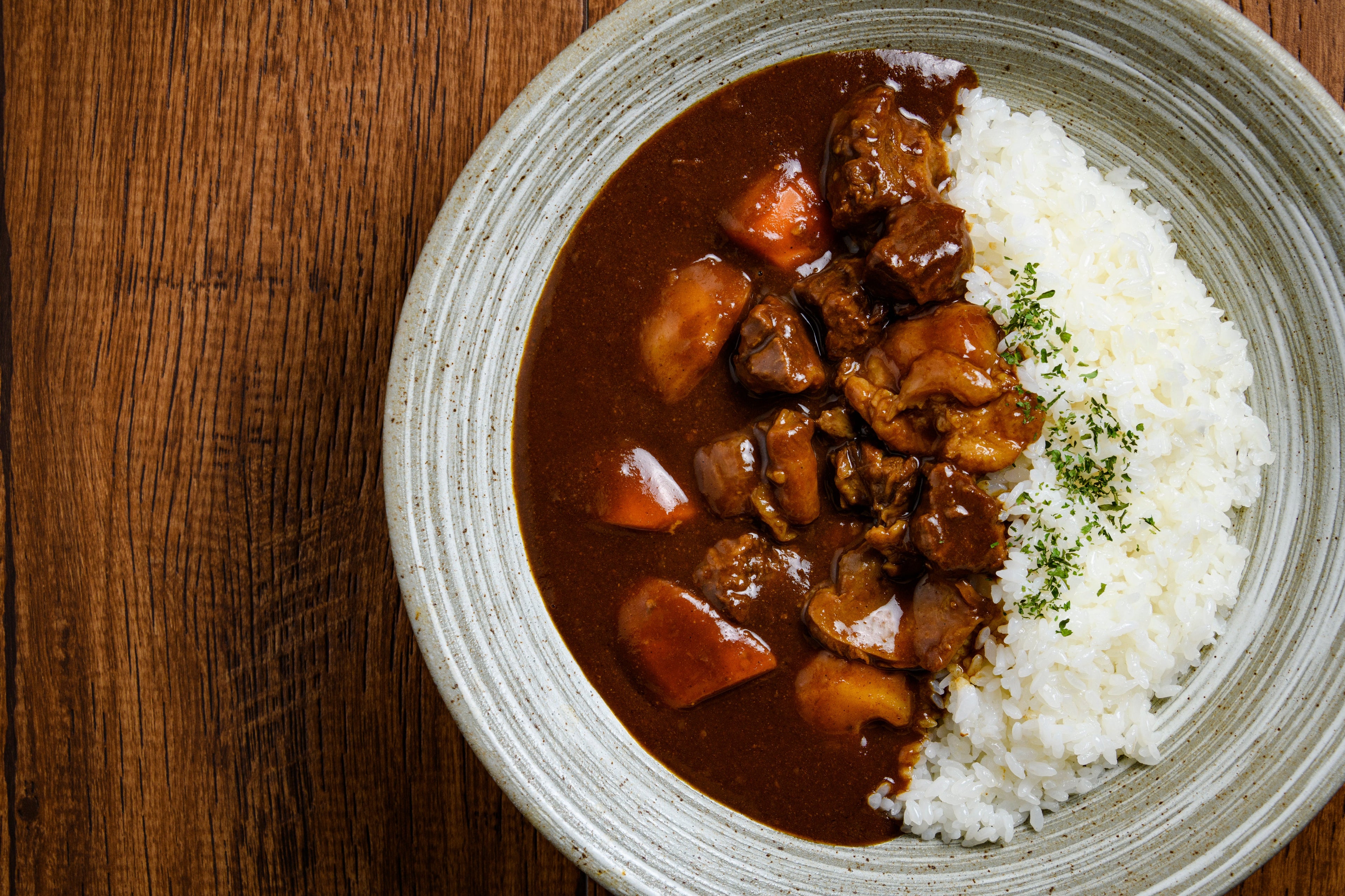 【新発売】山城牛の牛すじカレー