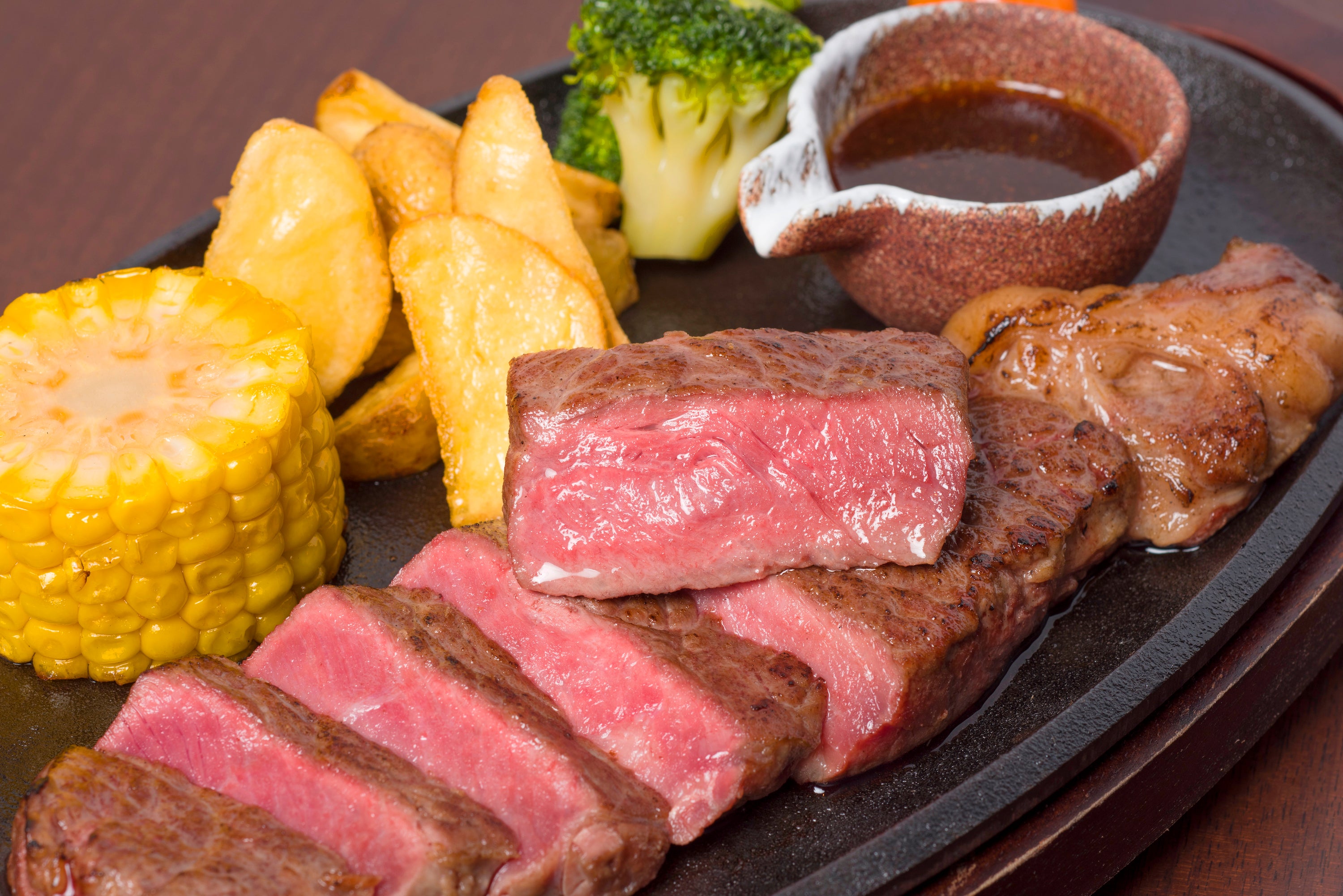 【送料込】うるま牛サーロインステーキ約200g×２枚【うるまの美味しいもの】